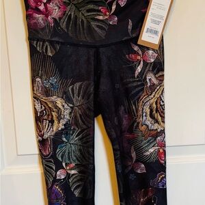 Niyama Sol Black Eye of the Tiger Leggings S NWT and matching top